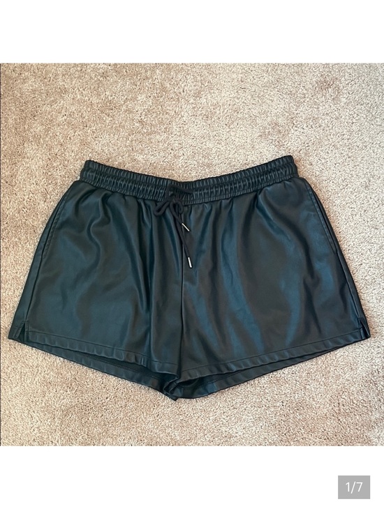 PrettyLittleThing Pants - PrettyLittleThing Faux Leather Shorts